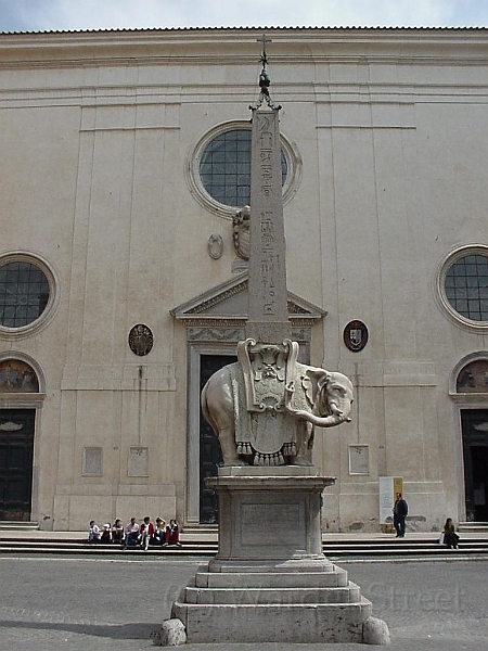 Elephant Obelisk in Rome.jpg